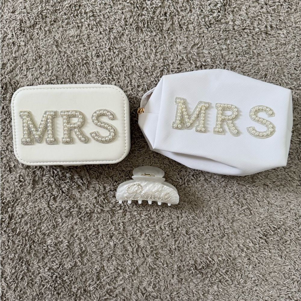White MRS Accessory Set 🤍💍